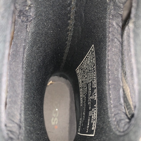 Loved size 9 Bogs - Picture 9 of 10